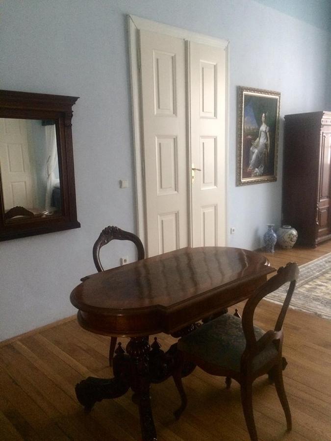 Althansky Palac Znojmo Buitenkant foto