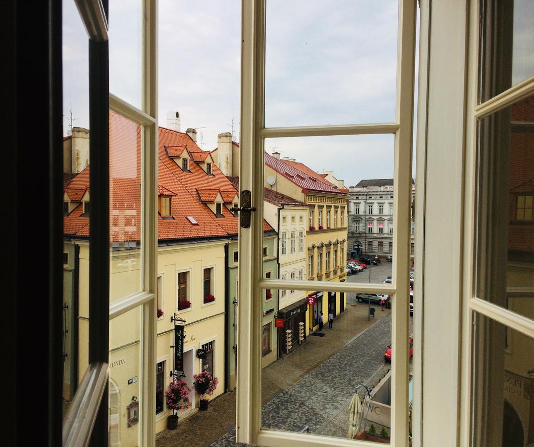 Althansky Palac Znojmo Buitenkant foto